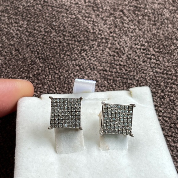 Diamond squared stud - Picture 3 of 12